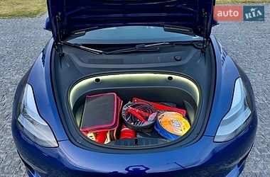 Седан Tesla Model 3 2023 в Дніпрі