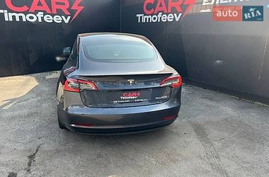 Седан Tesla Model 3 2021 в Киеве