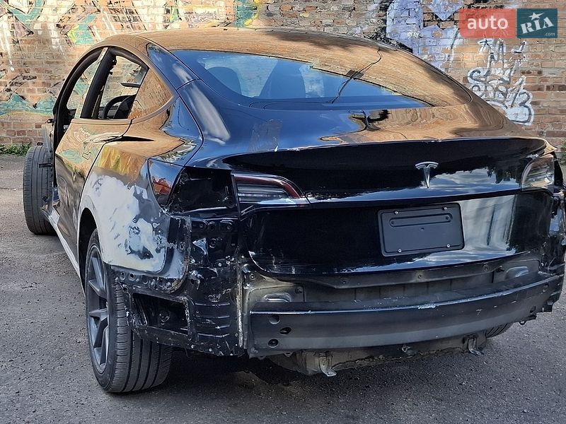Седан Tesla Model 3 2023 в Бердичеві
