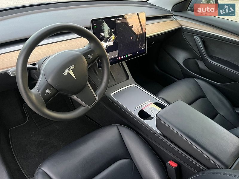 Седан Tesla Model 3 2020 в Кременчуге