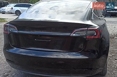Седан Tesla Model 3 2019 в Львове