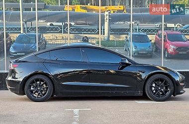Седан Tesla Model 3 2021 в Києві