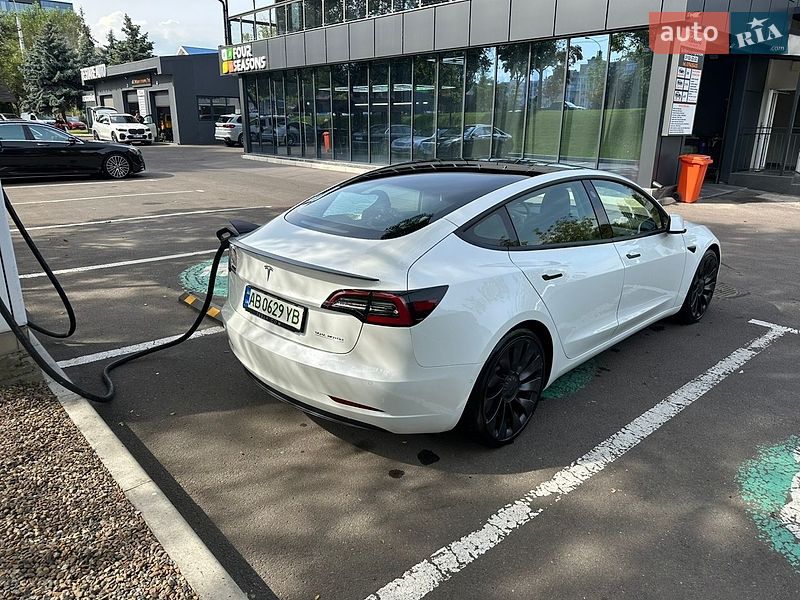 Седан Tesla Model 3 2021 в Могилев-Подольске
