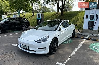 Седан Tesla Model 3 2021 в Могилев-Подольске