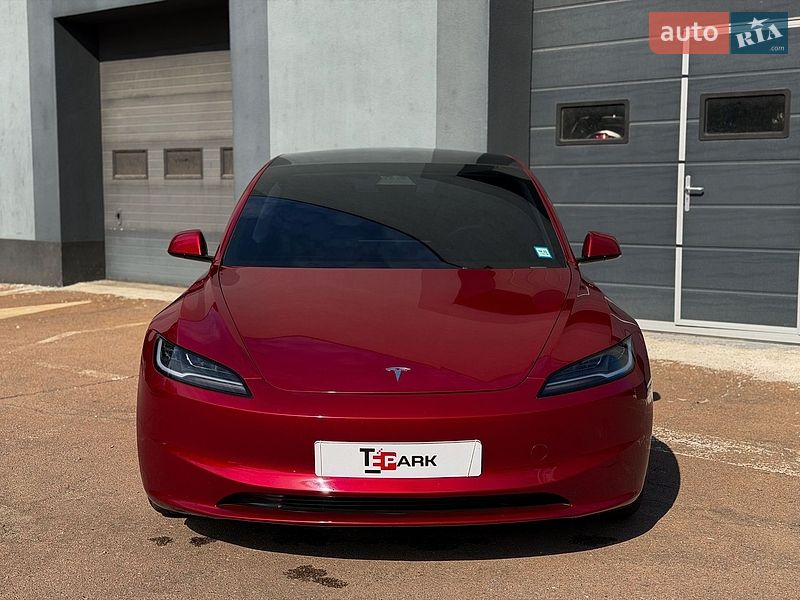 Седан Tesla Model 3 2024 в Киеве