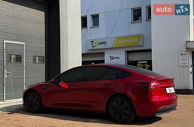 Седан Tesla Model 3 2024 в Киеве