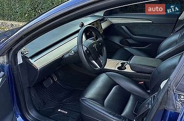 Седан Tesla Model 3 2021 в Львове