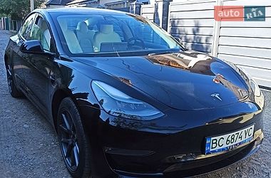 Седан Tesla Model 3 2021 в Самборі