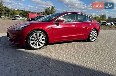 Седан Tesla Model 3 2018 в Ровно