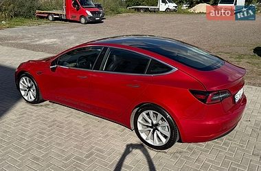 Седан Tesla Model 3 2018 в Ровно