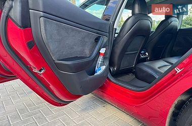 Седан Tesla Model 3 2018 в Ровно