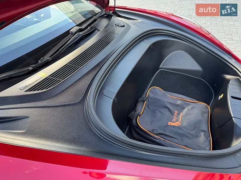 Седан Tesla Model 3 2018 в Ровно
