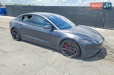 Седан Tesla Model 3 2024 в Львове