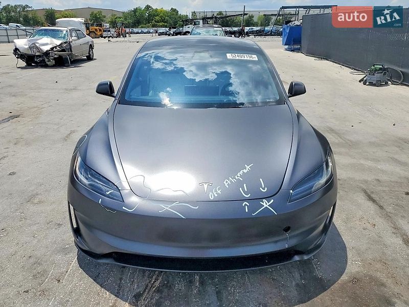 Седан Tesla Model 3 2024 в Львове
