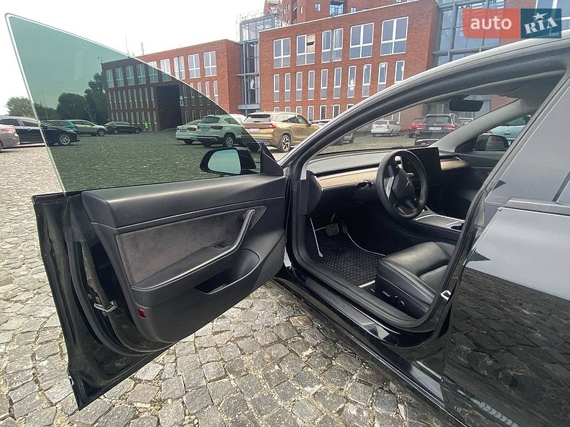 Седан Tesla Model 3 2021 в Днепре