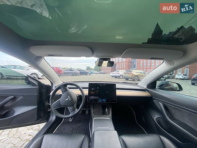 Седан Tesla Model 3 2021 в Днепре