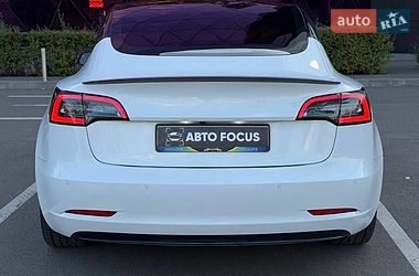 Седан Tesla Model 3 2021 в Киеве