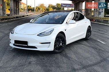 Седан Tesla Model 3 2019 в Одессе