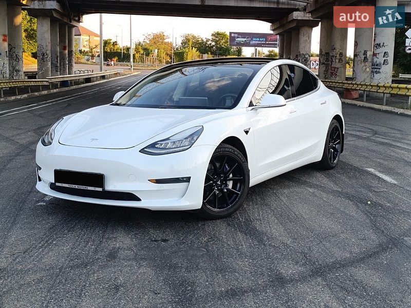 Седан Tesla Model 3 2019 в Одессе фото Седан Tesla Model 3 2019 в Одессе