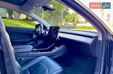 Седан Tesla Model 3 2018 в Каменском