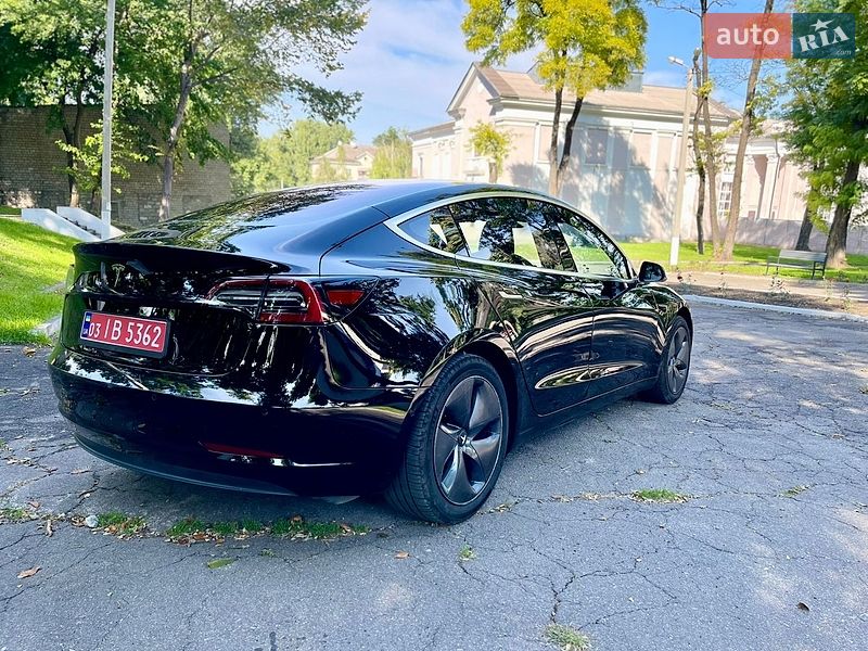 Седан Tesla Model 3 2018 в Каменском