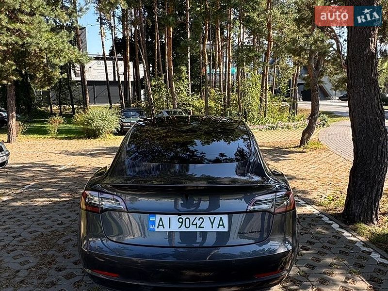 Седан Tesla Model 3 2022 в Гостомеле