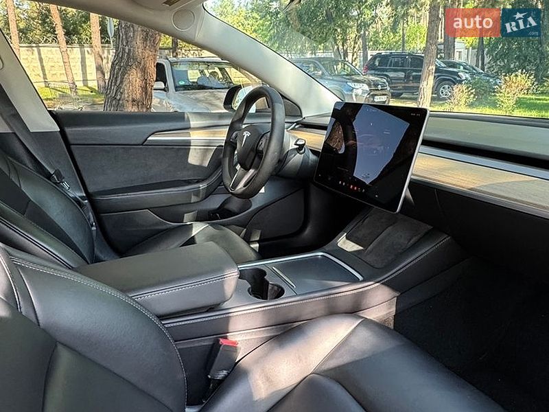 Седан Tesla Model 3 2022 в Гостомеле