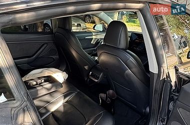 Седан Tesla Model 3 2022 в Гостомеле