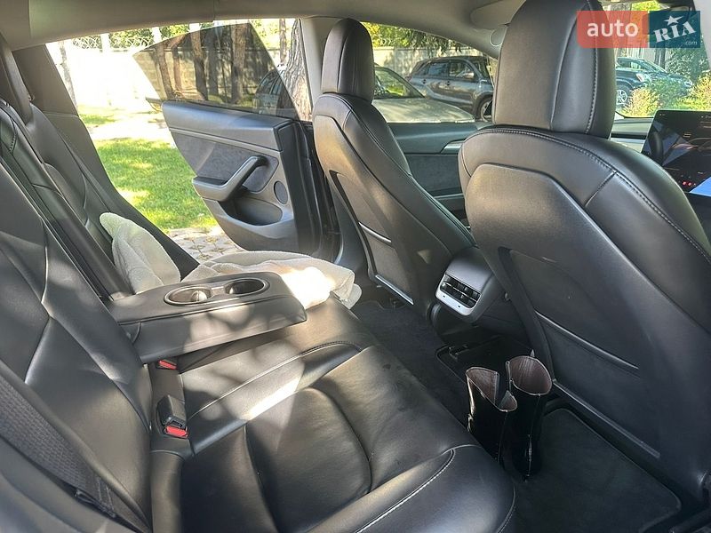 Седан Tesla Model 3 2022 в Гостомеле