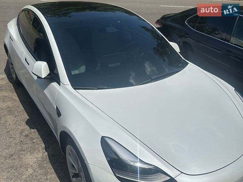 Седан Tesla Model 3 2022 в Дніпрі