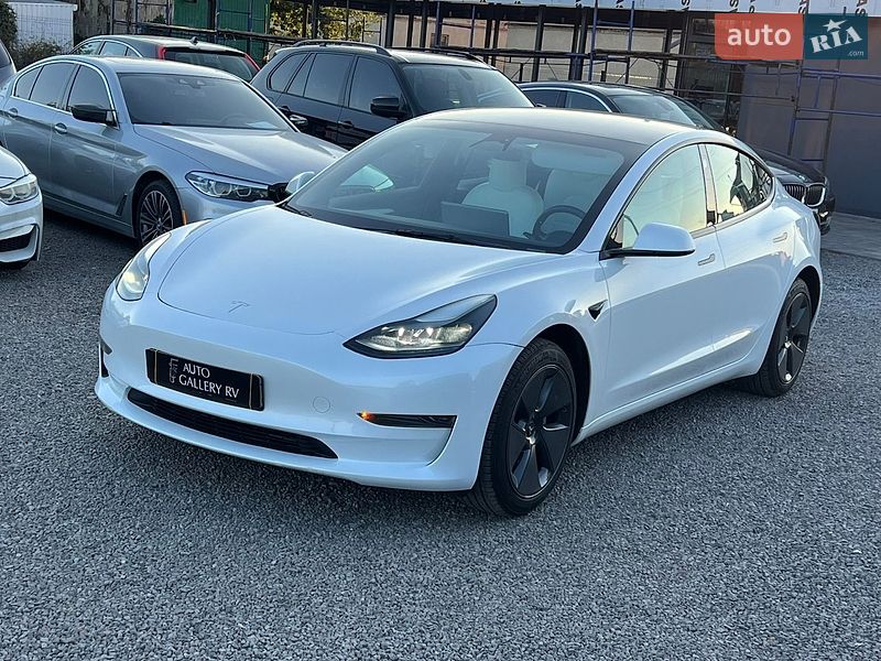 Tesla Model 3 2023