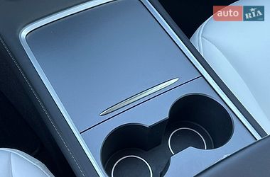 Седан Tesla Model 3 2023 в Рівному