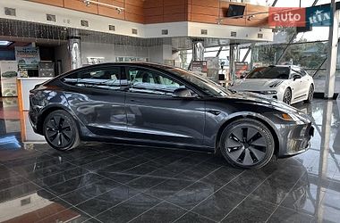 Седан Tesla Model 3 2025 в Днепре