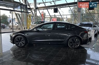 Седан Tesla Model 3 2025 в Днепре
