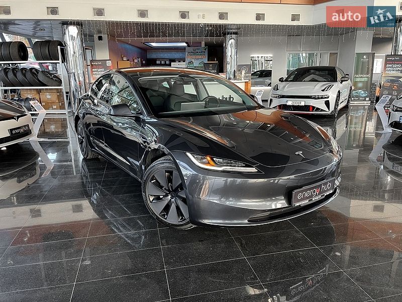 Седан Tesla Model 3 2025 в Днепре