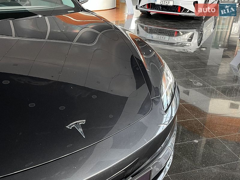 Седан Tesla Model 3 2025 в Днепре