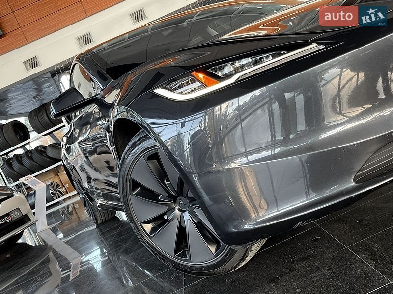 Седан Tesla Model 3 2025 в Днепре