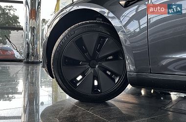 Седан Tesla Model 3 2025 в Днепре