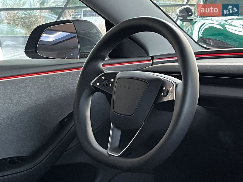 Седан Tesla Model 3 2025 в Днепре