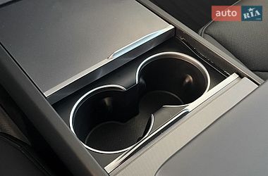 Седан Tesla Model 3 2025 в Днепре