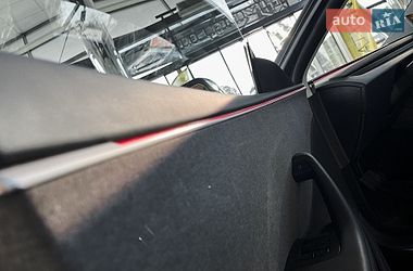 Седан Tesla Model 3 2025 в Днепре