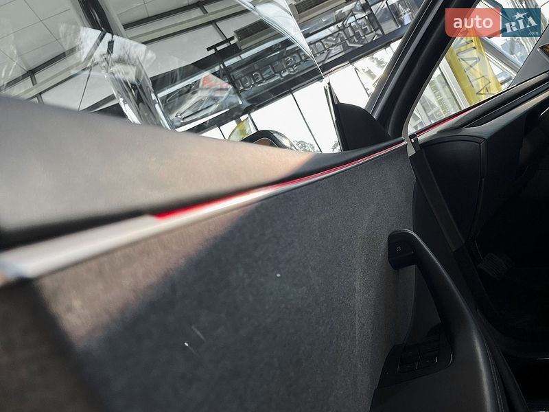 Седан Tesla Model 3 2025 в Днепре