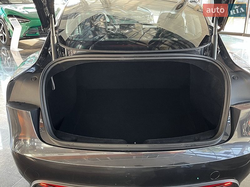 Седан Tesla Model 3 2025 в Днепре
