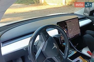 Седан Tesla Model 3 2019 в Львове