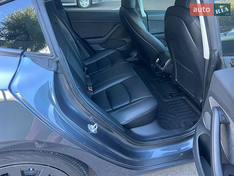 Седан Tesla Model 3 2022 в Києві