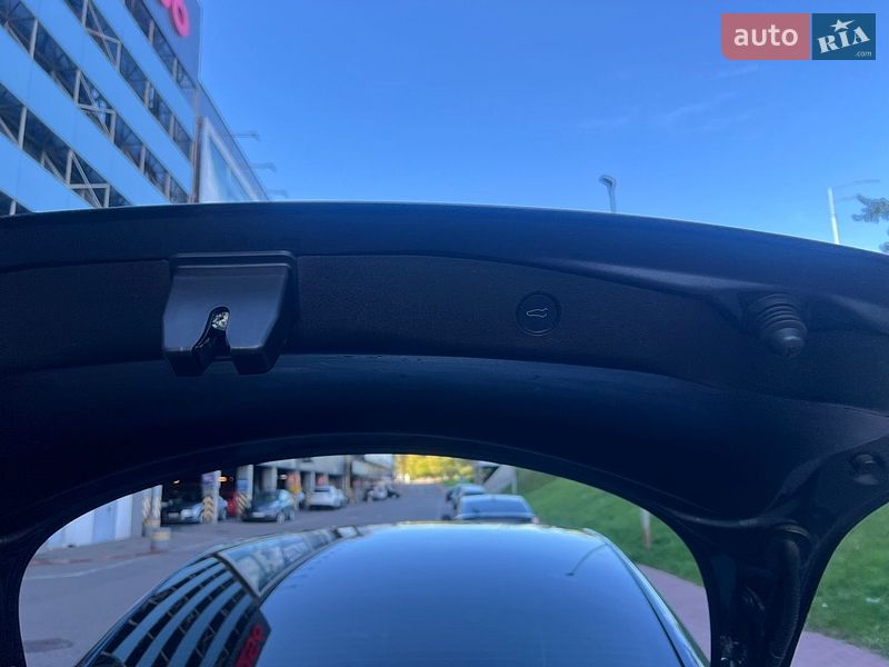 Седан Tesla Model 3 2022 в Києві