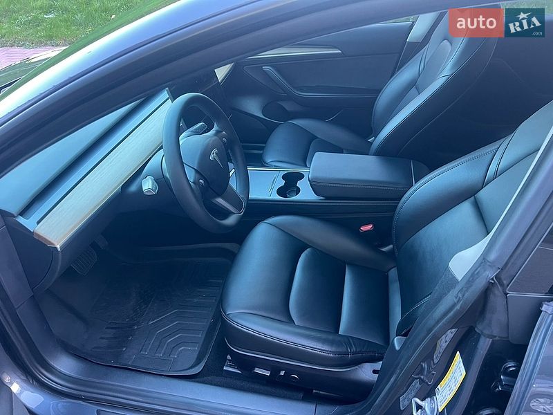 Седан Tesla Model 3 2022 в Києві