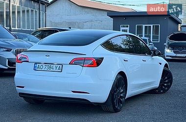 Седан Tesla Model 3 2023 в Львові