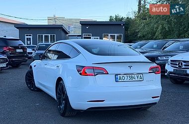 Седан Tesla Model 3 2023 в Львові