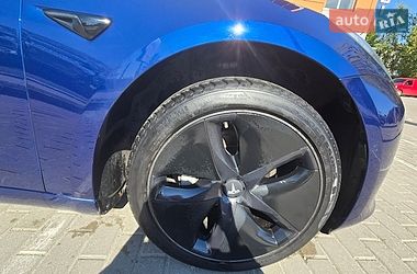 Седан Tesla Model 3 2018 в Львове